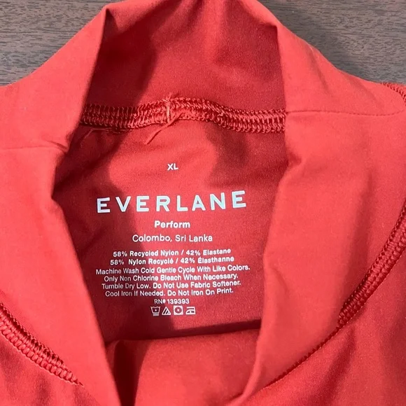Everlane Vibrant Burnt Red Muscle Tee - Picture 2 of 4